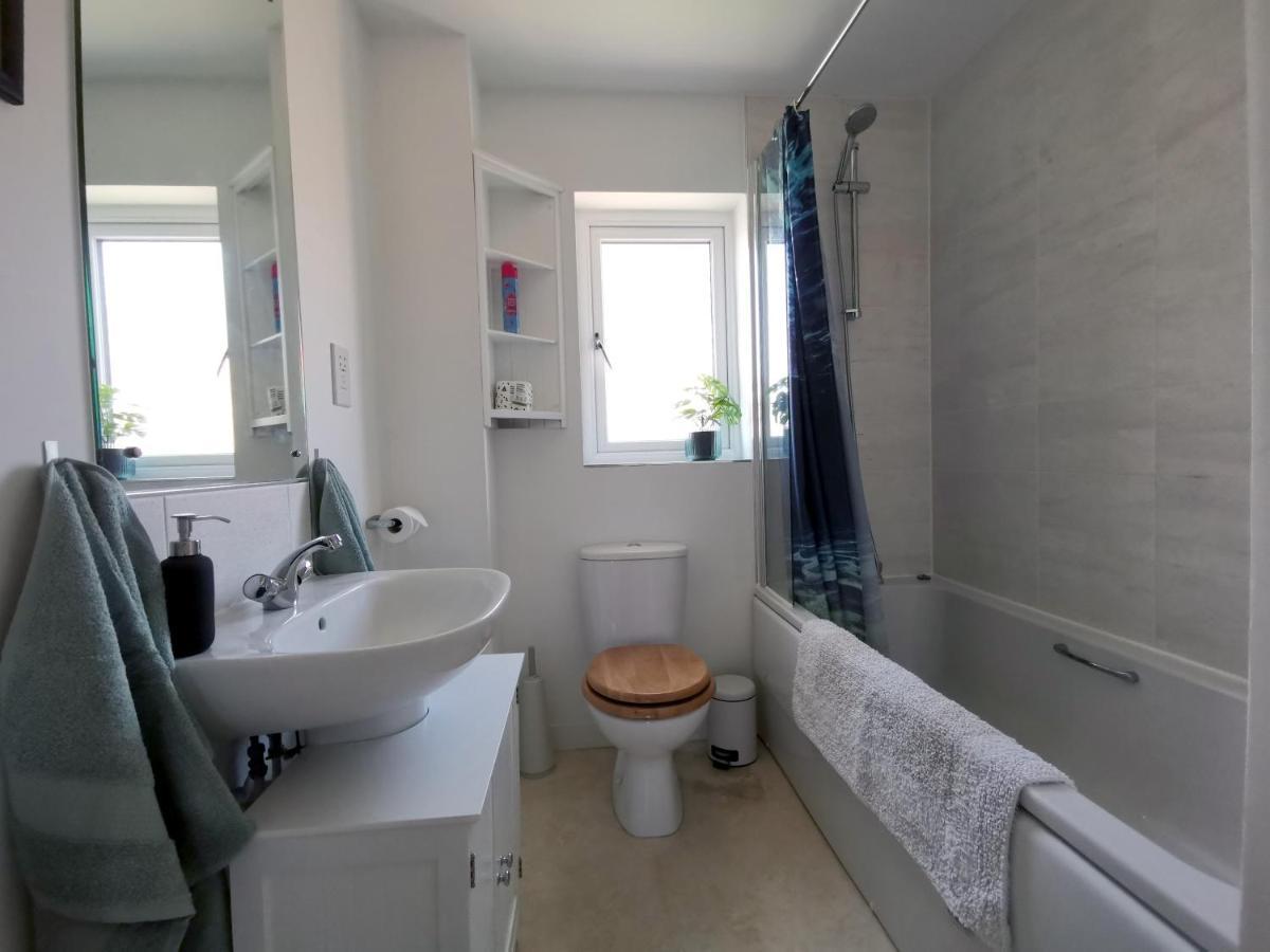 2 Bedroom House With Free Parking Lyme Regis Exterior foto
